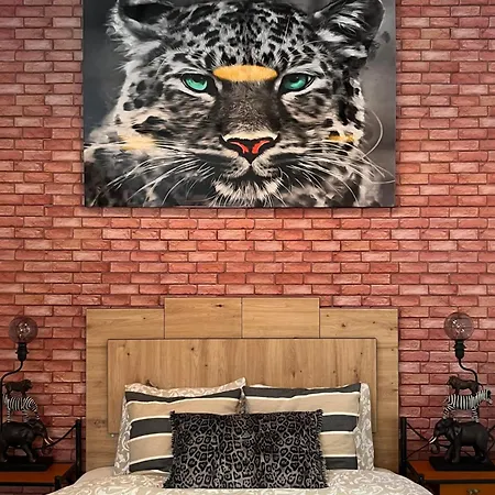 Industrial Loft Estudio شقة إِستيبونا