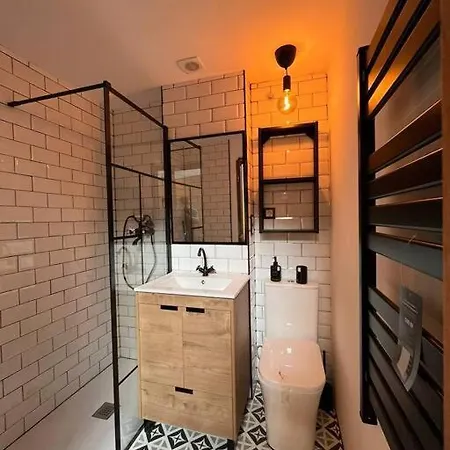 Industrial Loft Estudio شقة