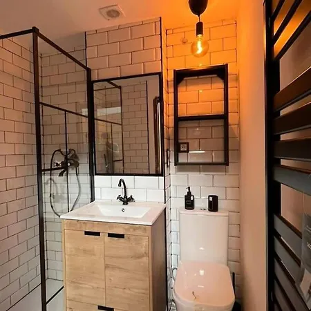Industrial Loft Estudio شقة *